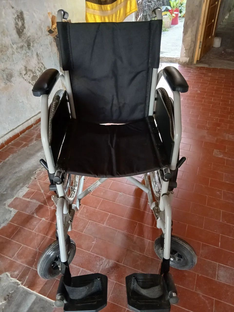 Cadeira de roda - Foto 2