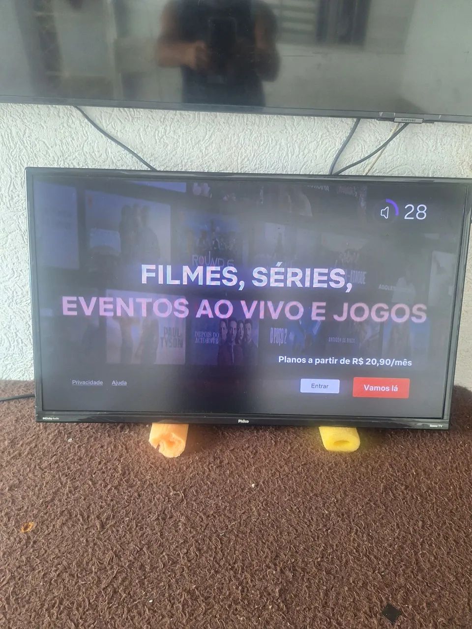 TV SMART 32 POLEGADAS PHILCO ROKU SEM OS PES ACEITO CARTÃO  - Foto 4
