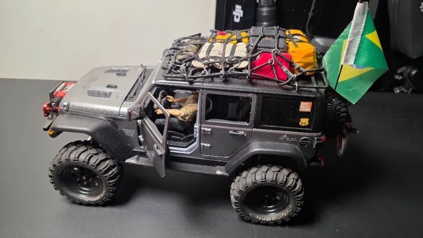 Carrinho RC 1/12 MN 128 (modificado)