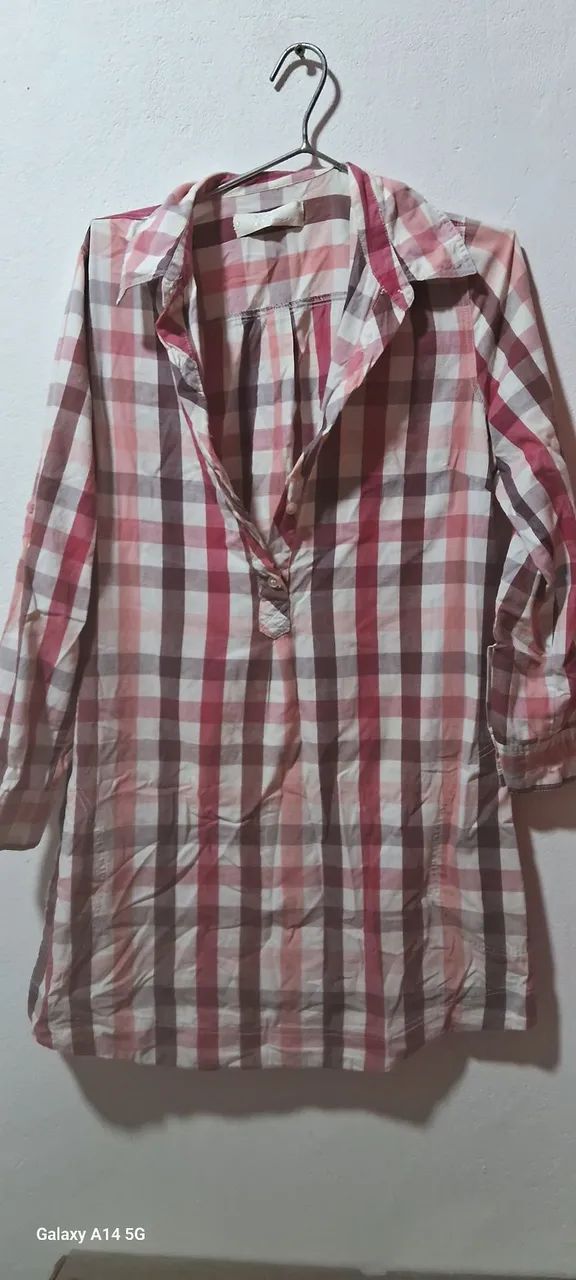 Lote de roupas usadas em bom estado vendo itens separados também 