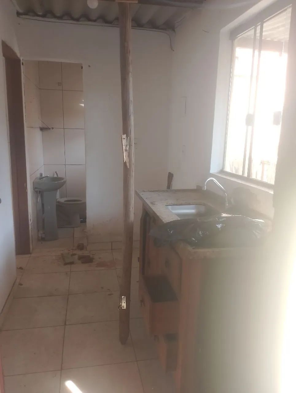 Vendesse lote já com uma casa 