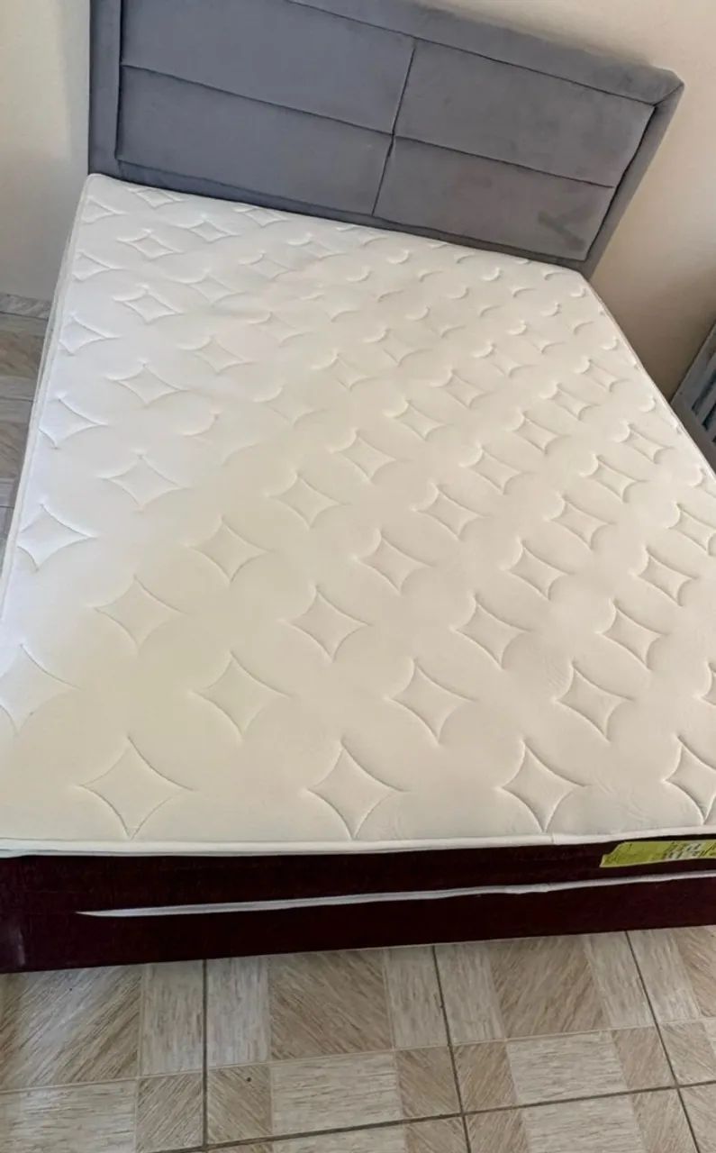 Vende-se cama Queen 