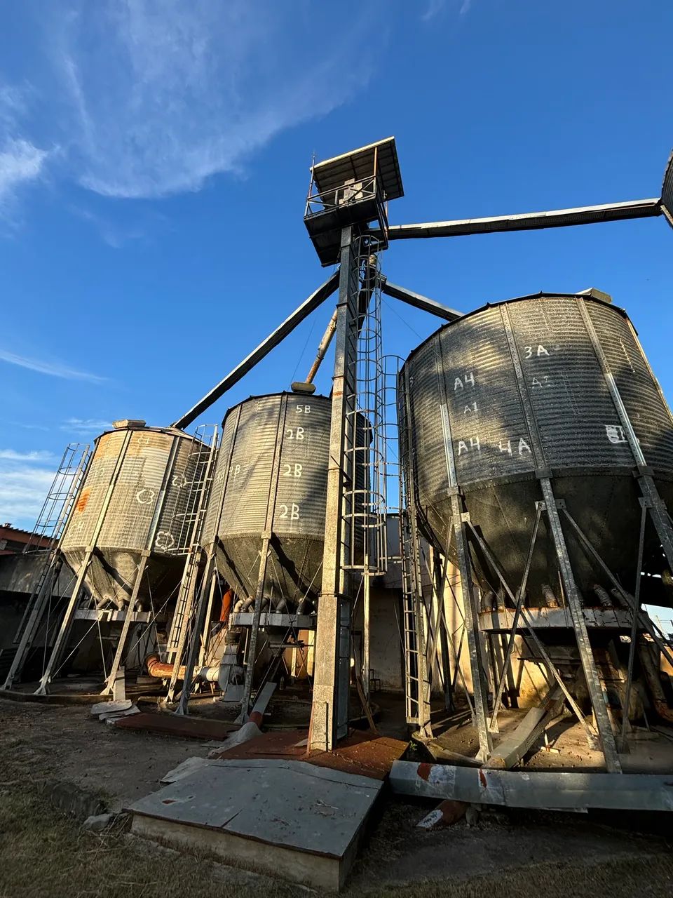 Silo de Armazenagem  Ideal para grãos e sementes  