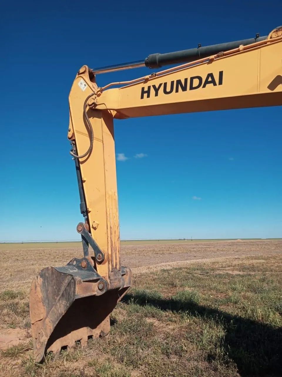 Escavadeira Hyundai r220 não cat 320 Komatsu PC  Sany  financio - Foto 6