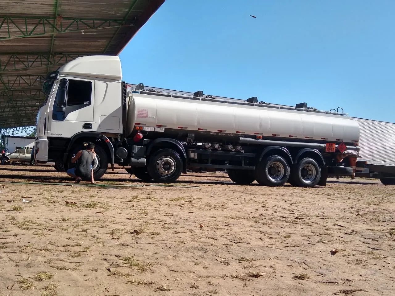 Caminhão Iveco/Tector 240E30SID - Foto 2
