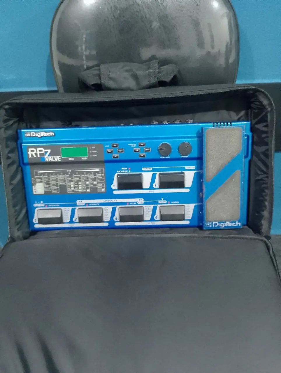 Pedaleira digitech RP7 Valve  com Bag AVS acolchoado - Foto 2