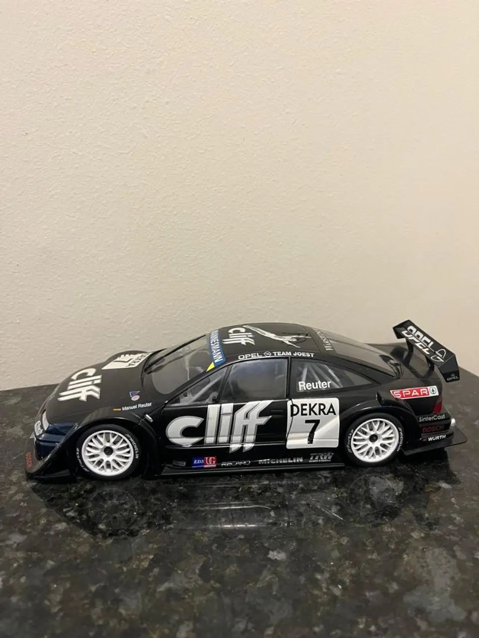 Miniatura 1:18 Opel Calibra preto UT