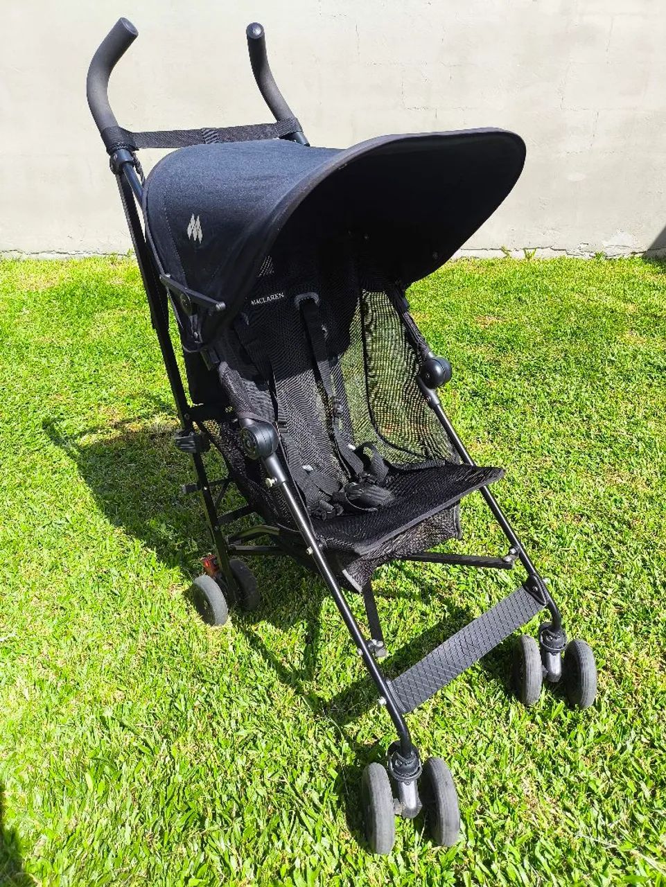 Carrinho bebê ( guarda chuva) MacLaren 