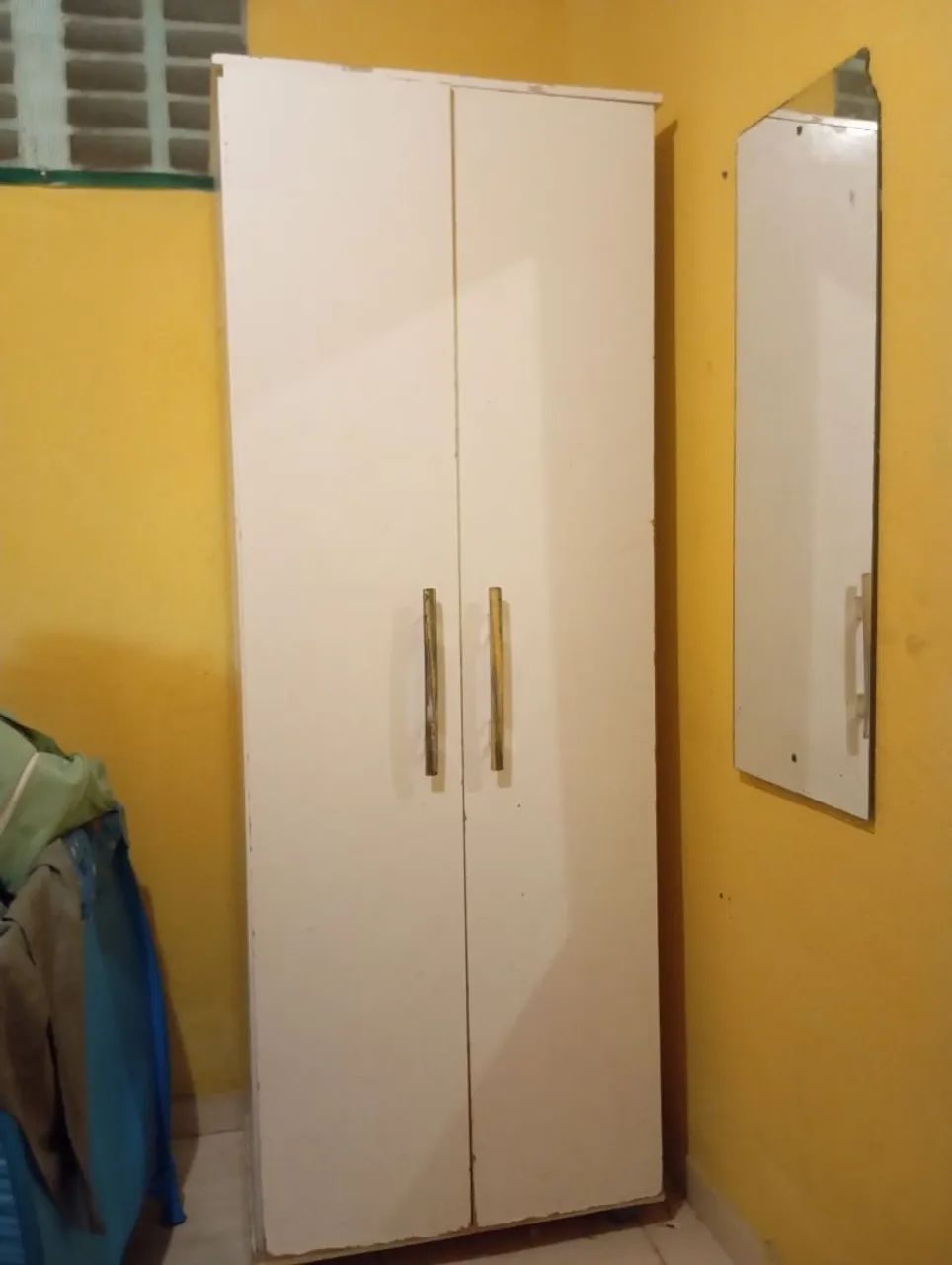 Guarda roupa solteiro, usado.