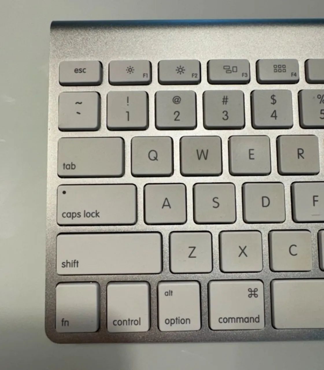Teclado Apple A1314 - IMPECÁVEL E MENOR PREÇO DA INTERNET - Foto 2