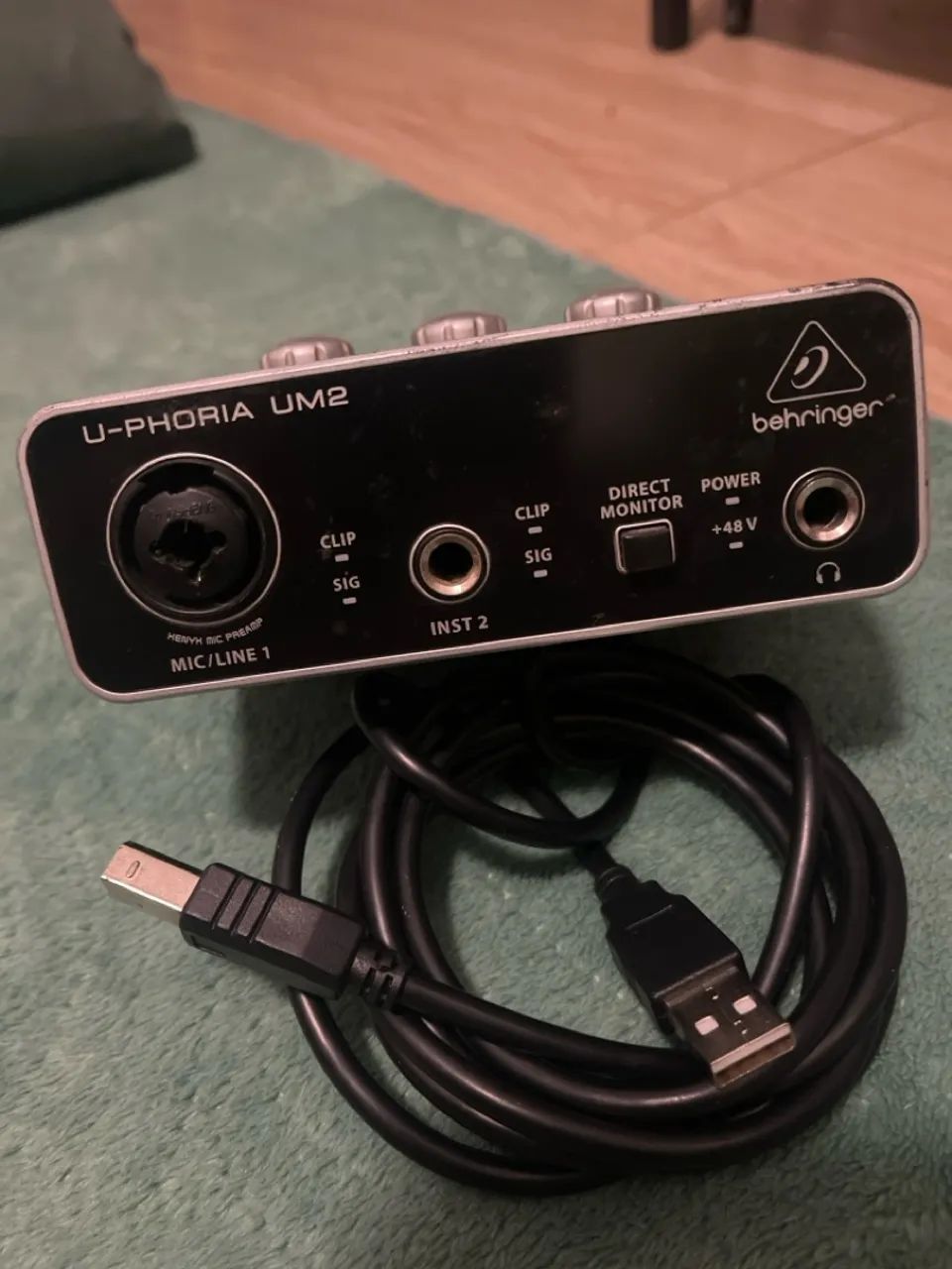 Interface de áudio Behringer UM2 - Foto 3
