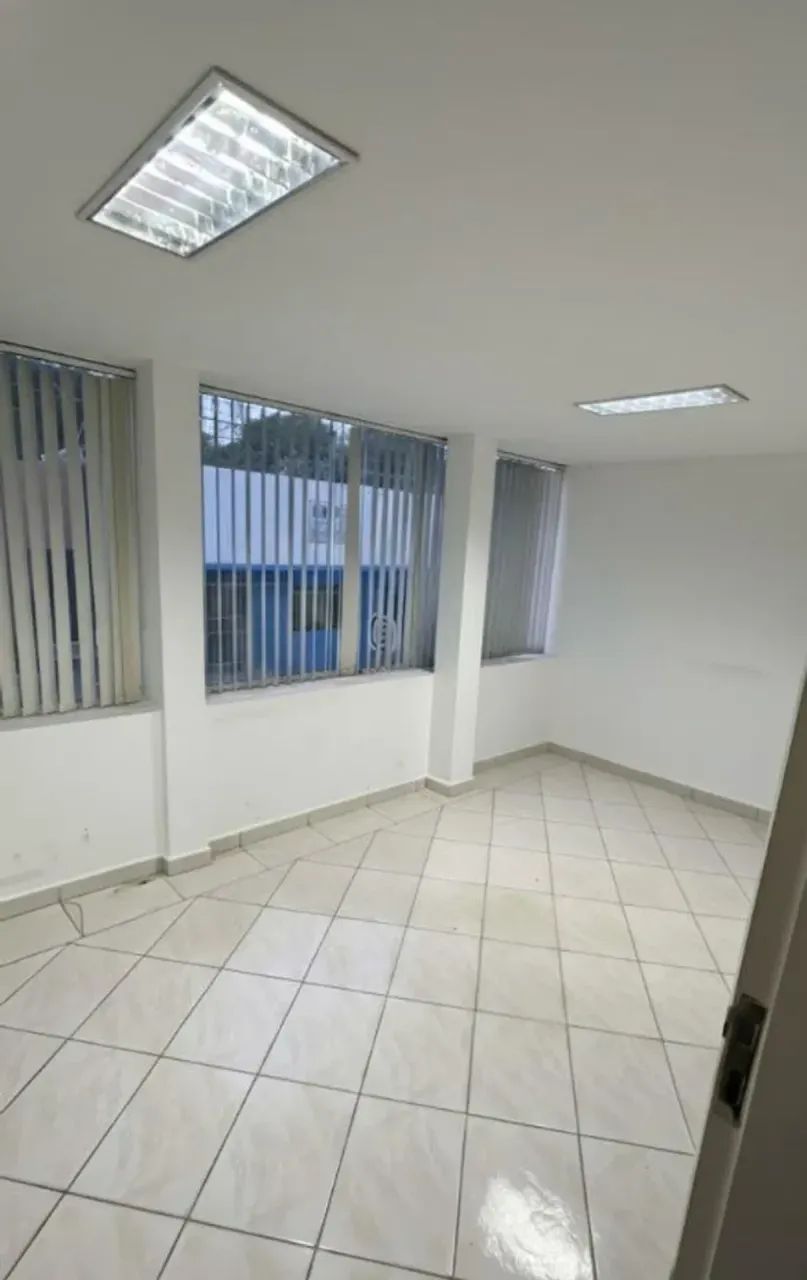 Ponto comercial/Loja/Box para aluguel possui 70 metros quadrados com 2 quartos