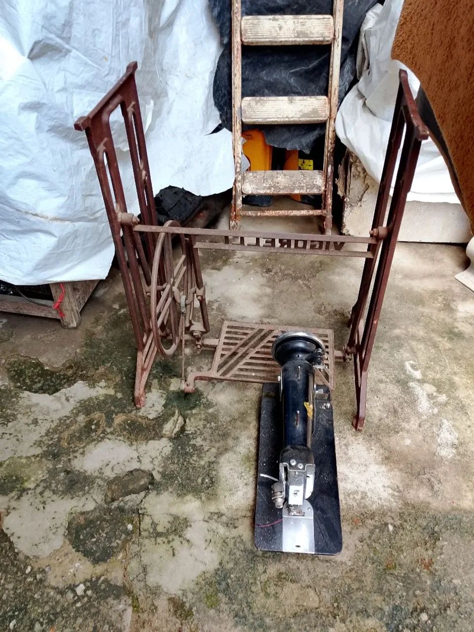 Vendo mesa de costura antiga  - Foto 2