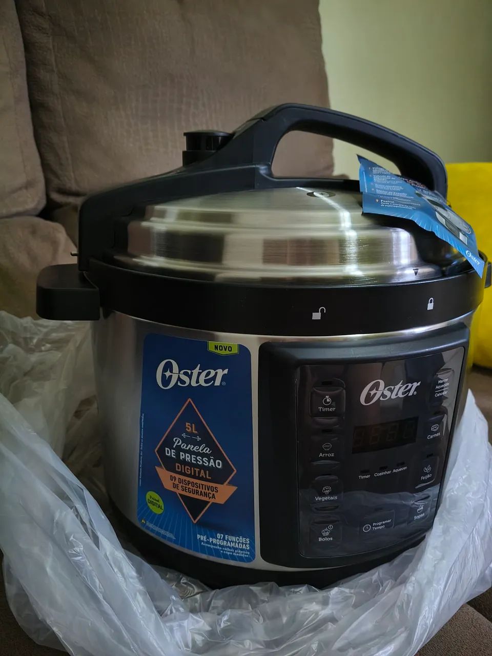 Panela de pressão digital Oster 5 lts - Foto 2