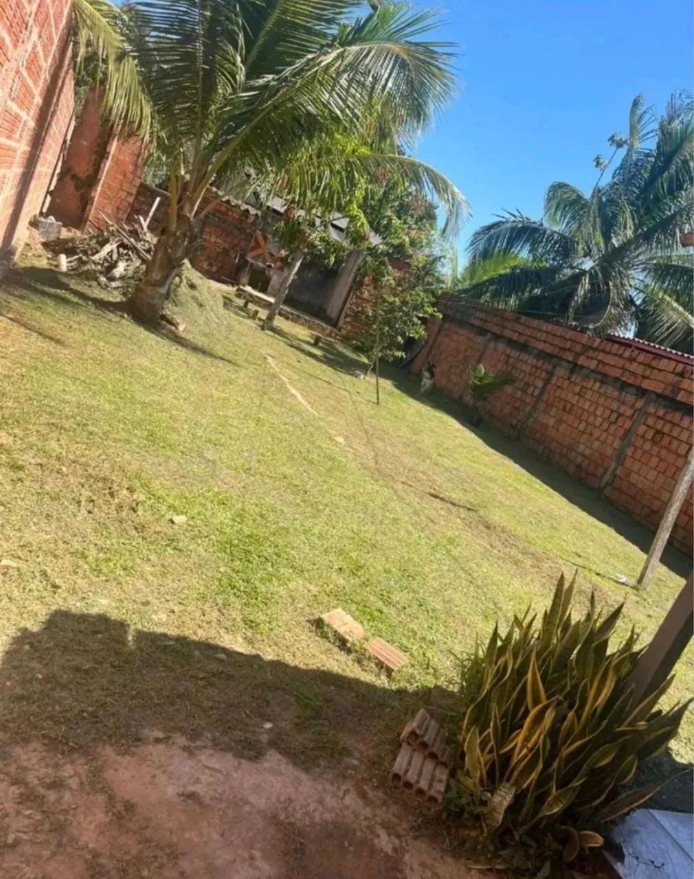 Casa com terreno grande no Tapanã