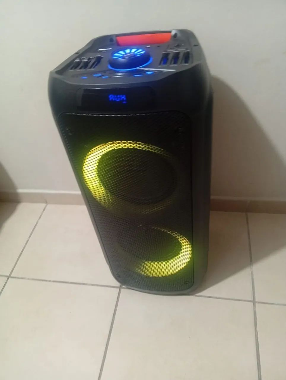 Vendo Caixa de som TRC5590