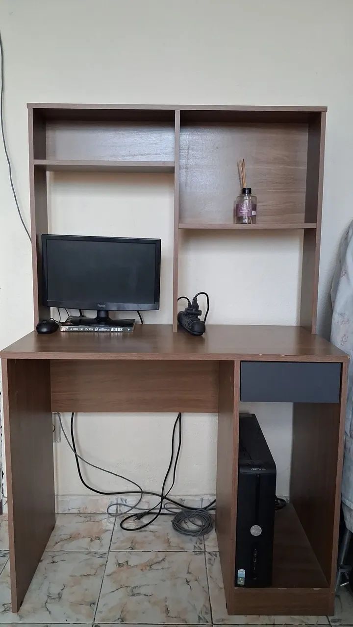 vendo escrivaninha em bom estado - Foto 2