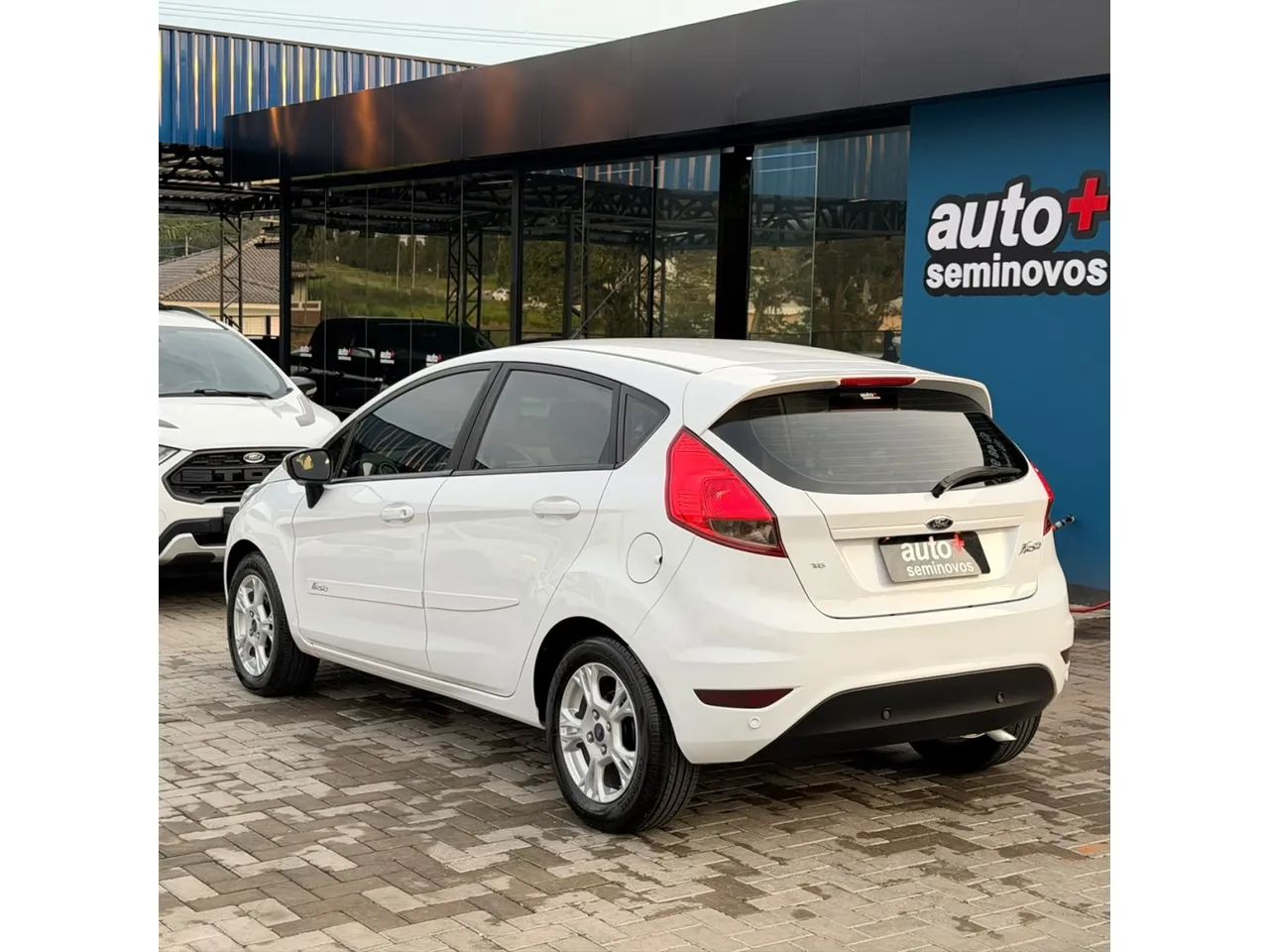 Ford Fiesta 1.6 SE Hatch 16V Flex 4P Powershift 2016 - Foto 4