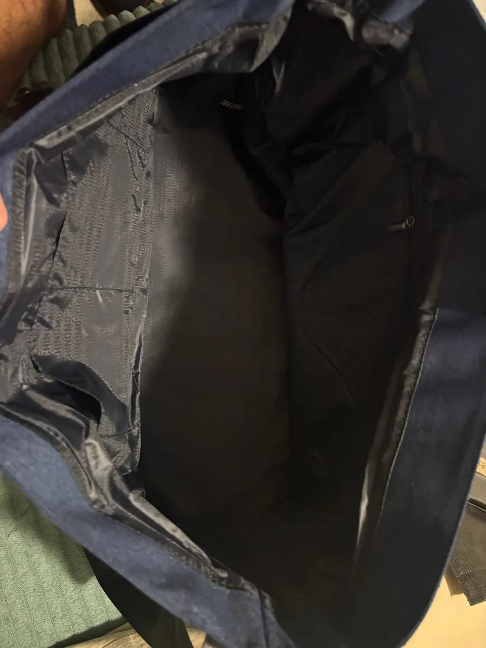 BOLSA MOCHILA MOSCHINO DE LADO - Foto 4