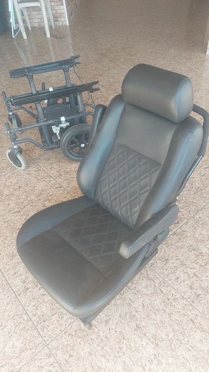 Cadeira de rodas versátil 