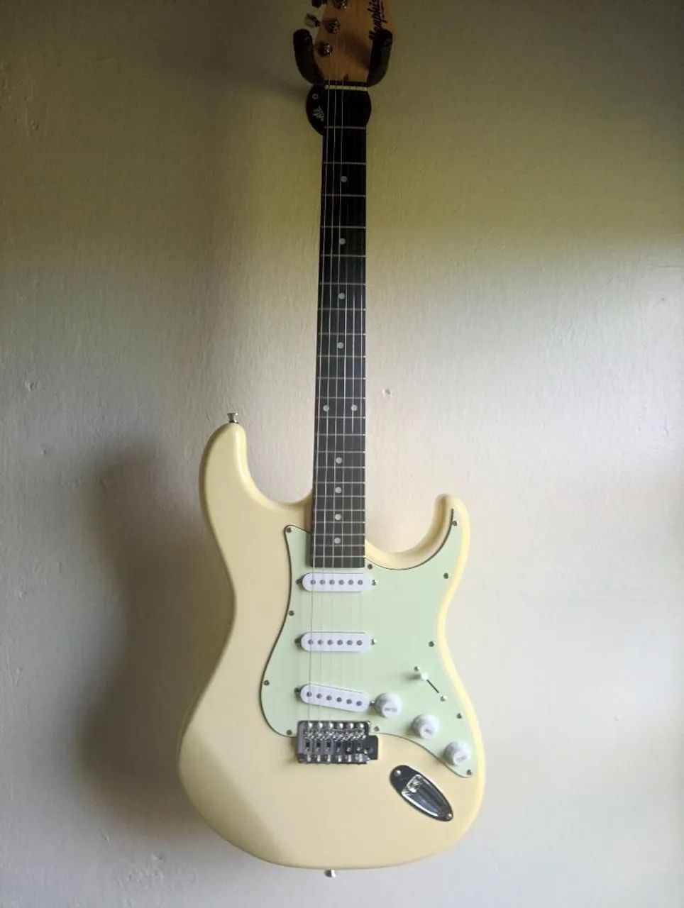 Vendo guitarra semi nova Memphis Mg 30  - Foto 2