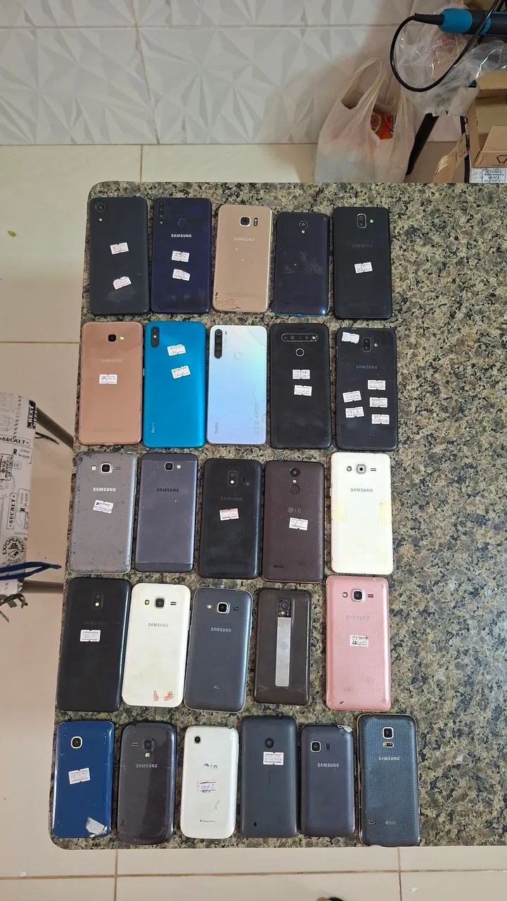 Lote de celulares para retirada de peças