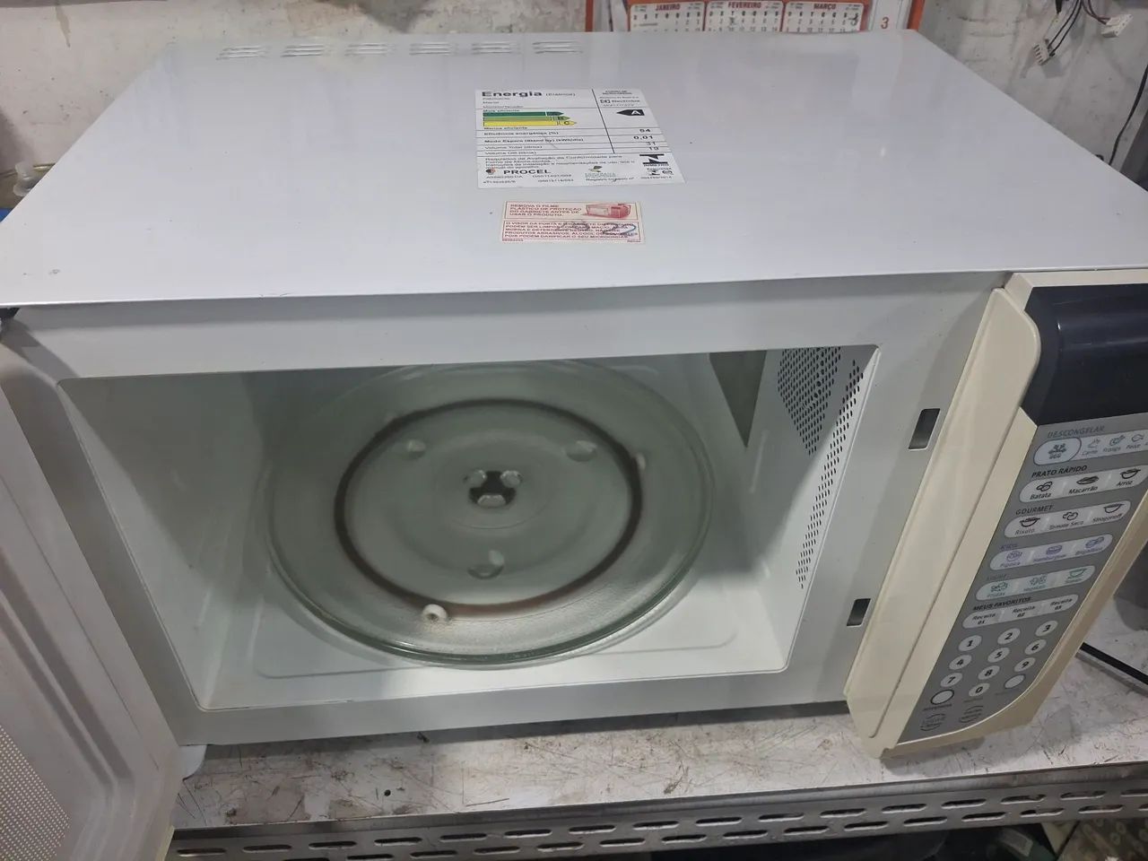 Microondas eletrolux 31 litros 127v usado  - Foto 3