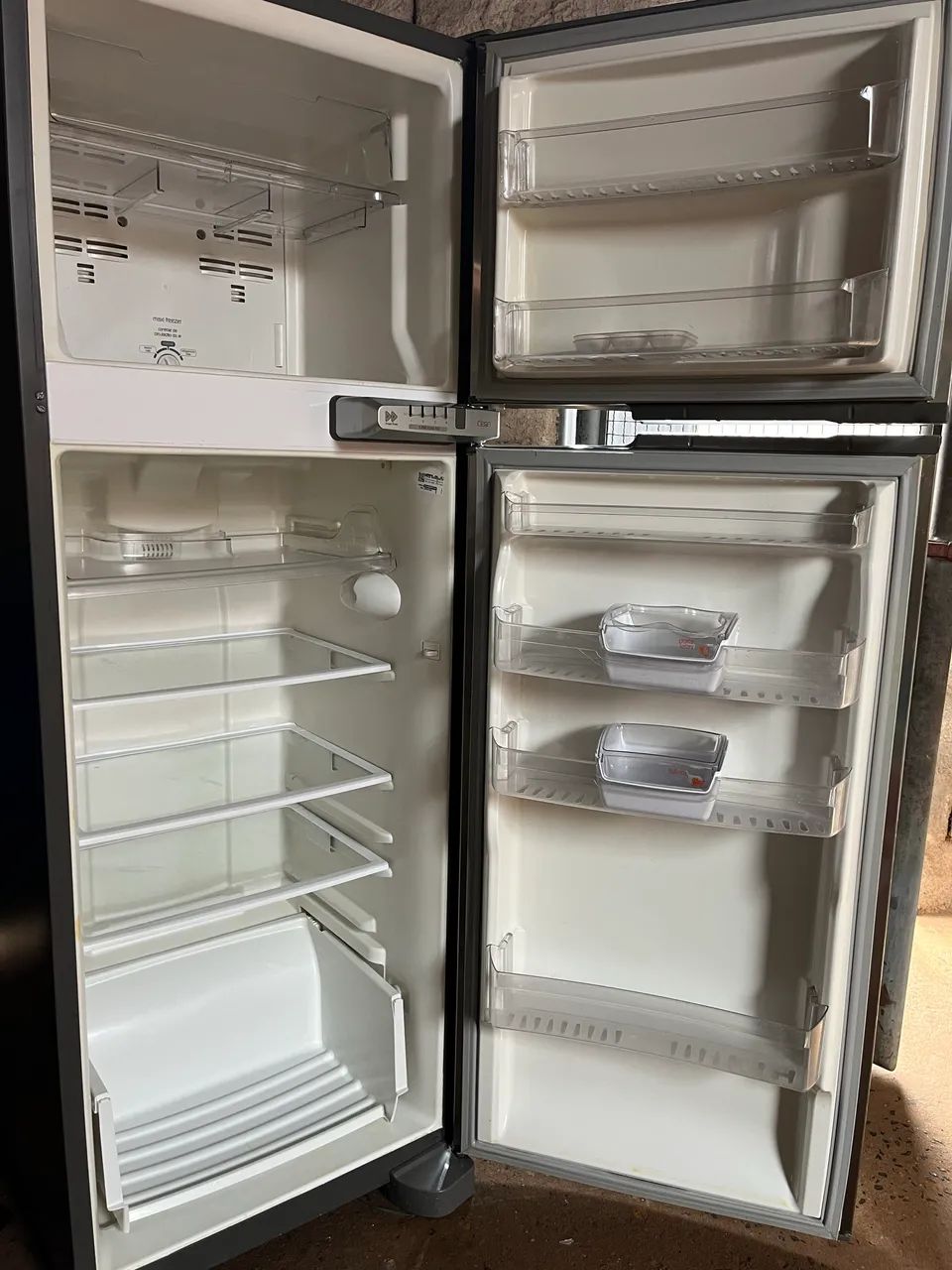 Araguari mg_geladeira Brastemp 220v 352litros 