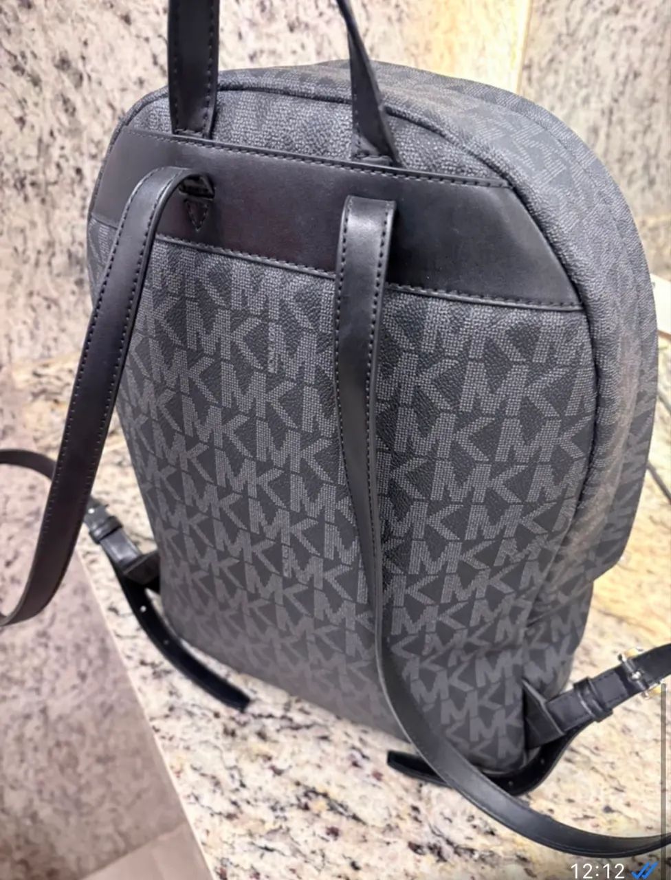 Mochila Michael Kors nova 