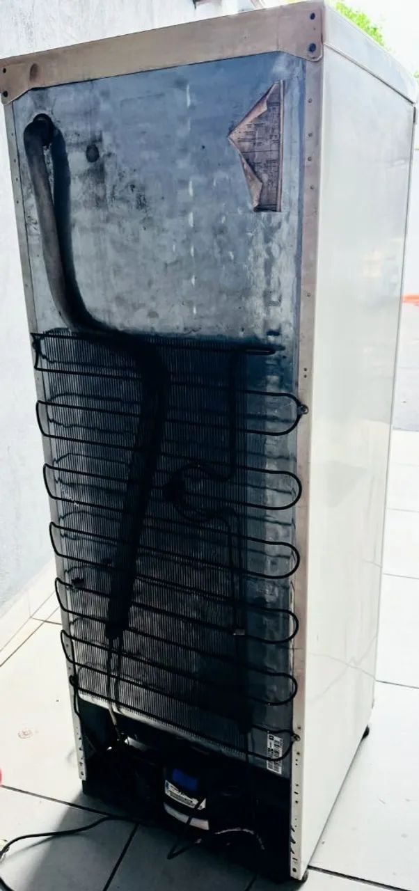 Refrigerador Electrolux 280 litros <br>220W - Foto 3