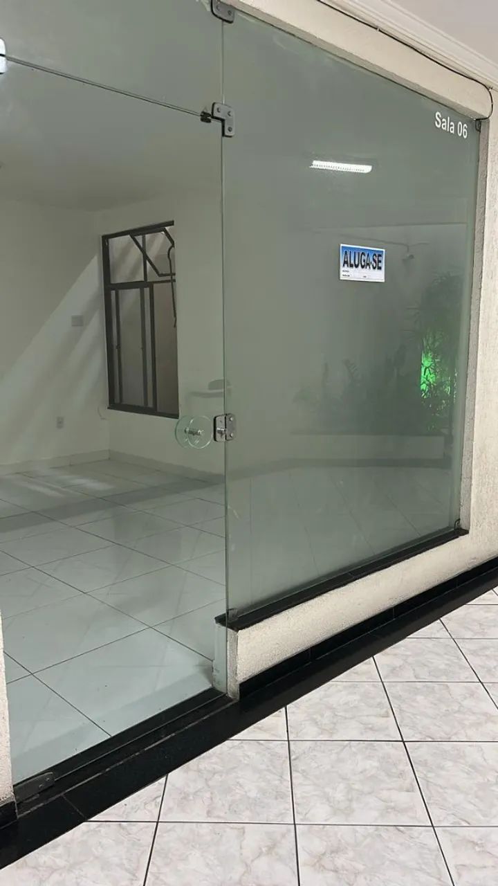 Alugo sala comercial na Av. Pedro Calazans - Foto 5