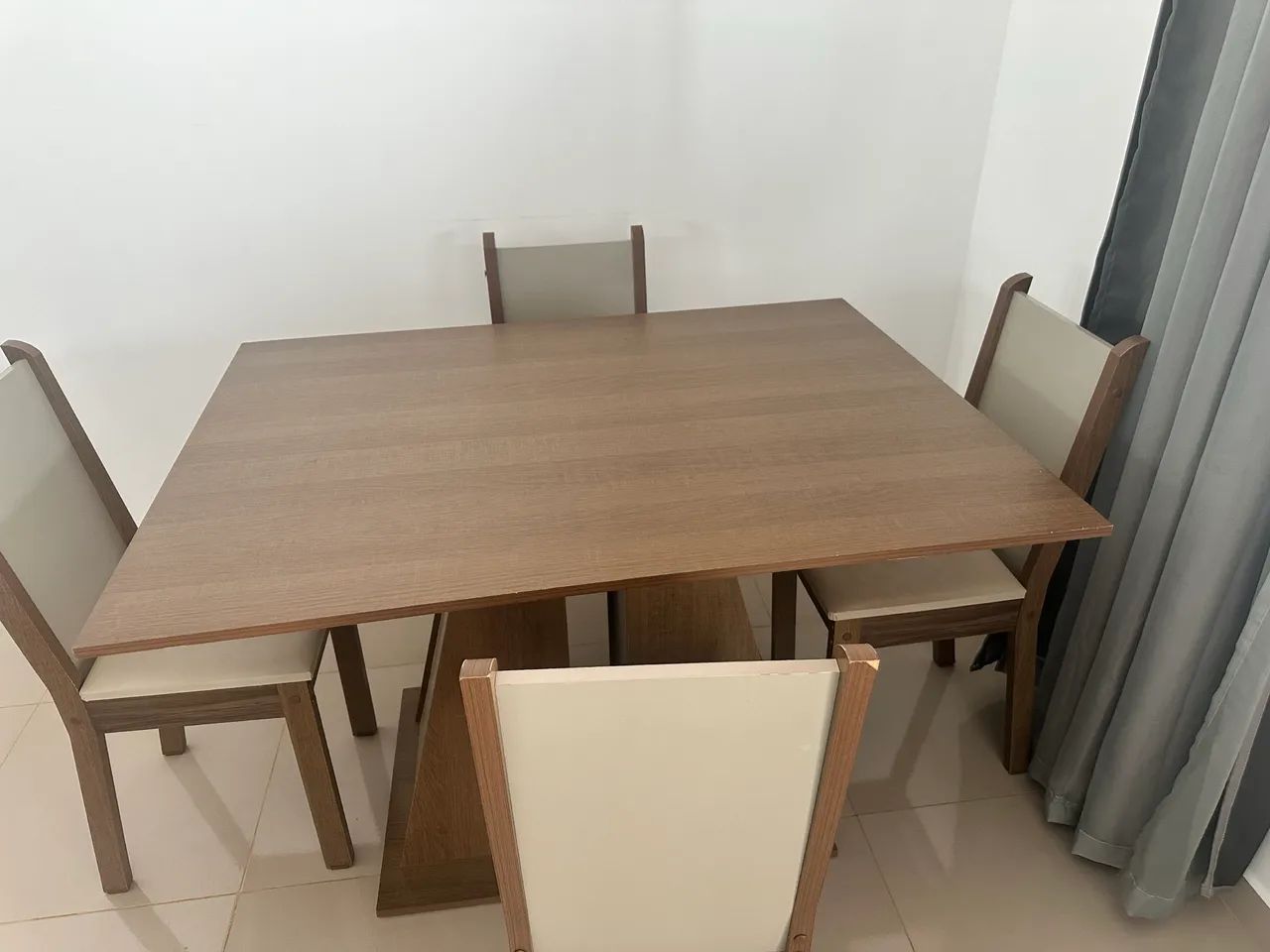 Mesa 6 cadeiras 