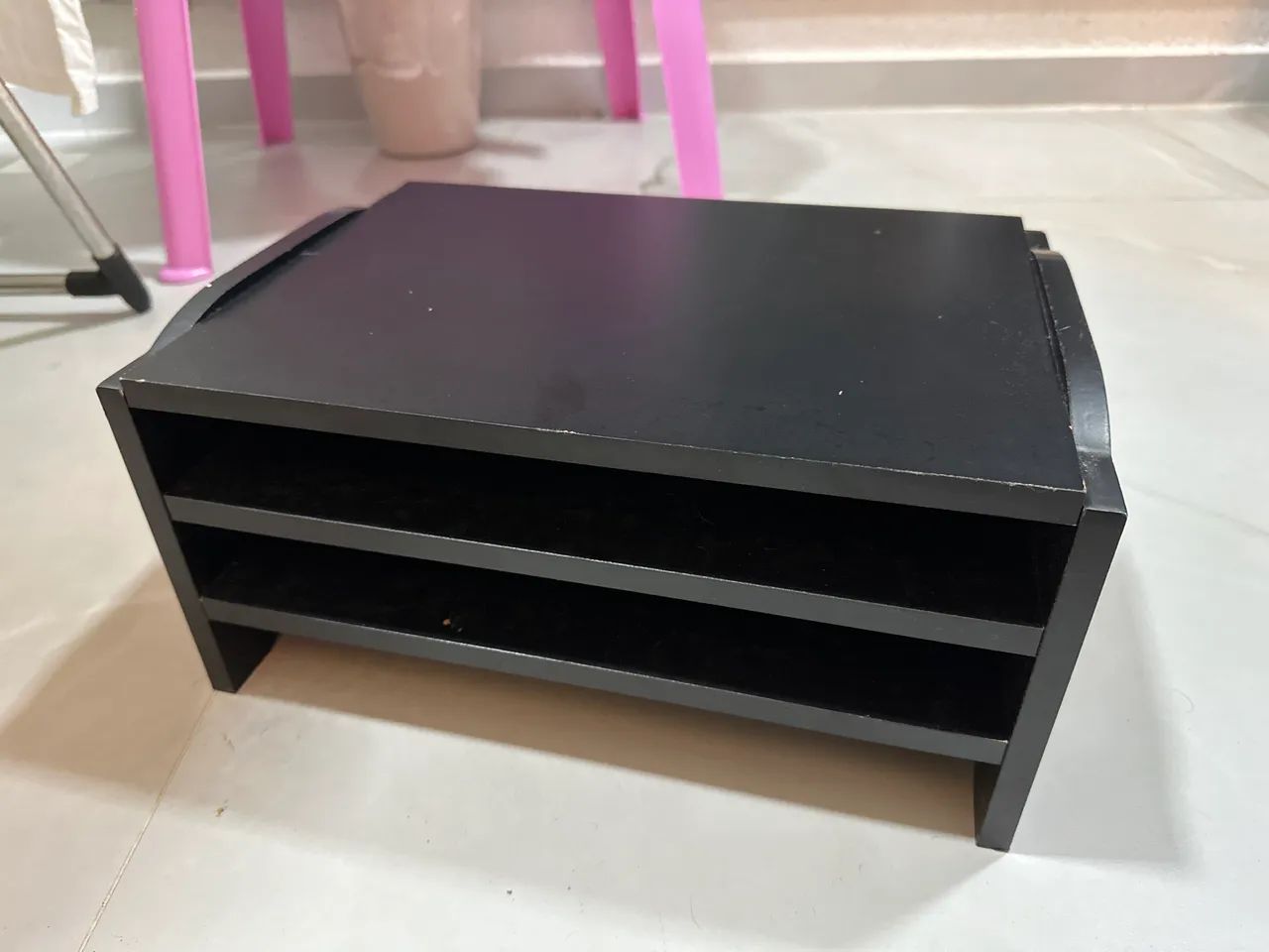  Suporte para Monitor Duplo da marca Stalo, confeccionado em MDF preto