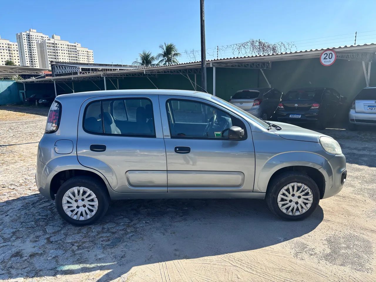 Fiat Uno Attractive 1.0 EVO Fire Flex 8V 5P 2016 - Foto 5