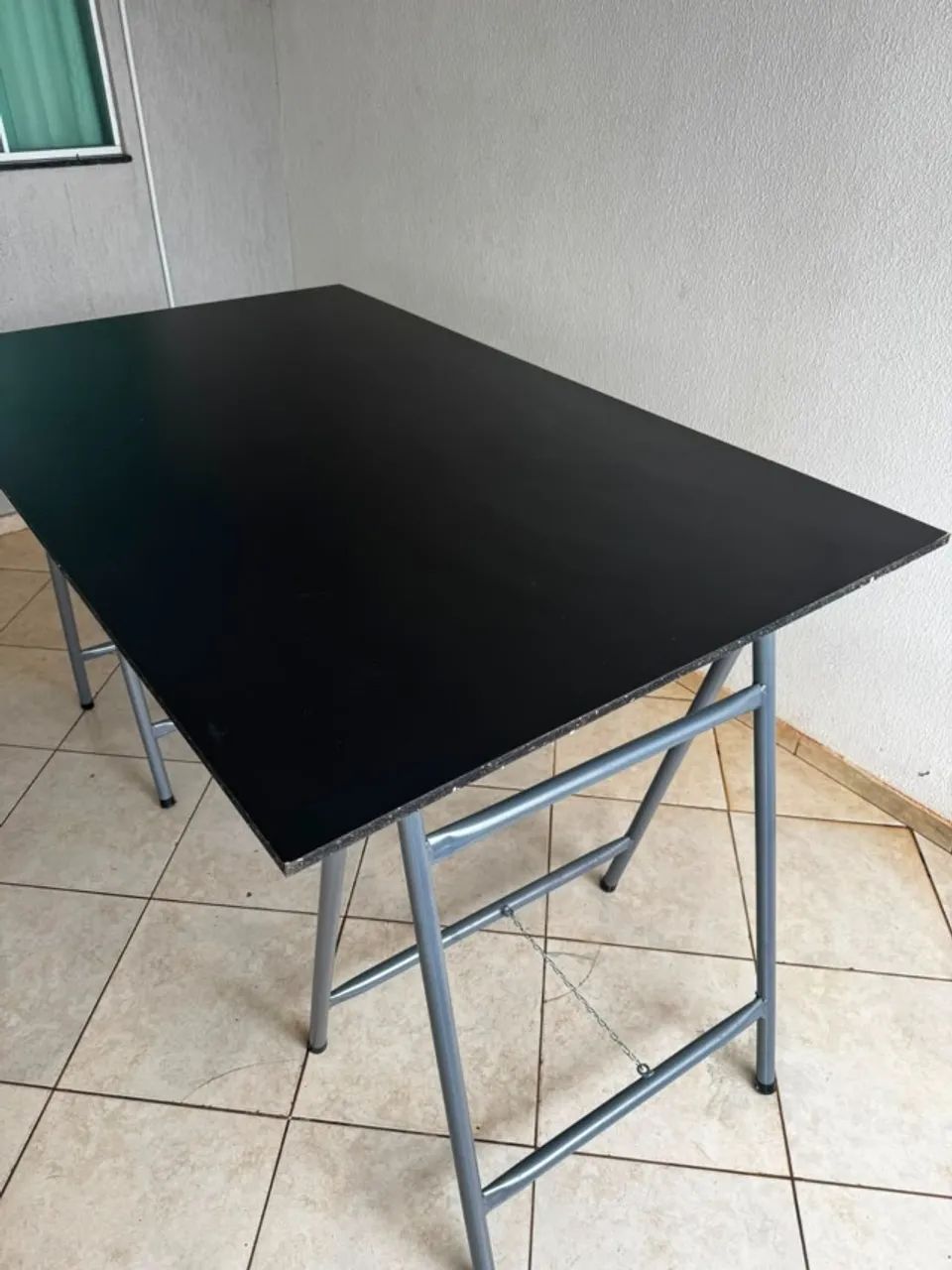 2 cavaletes e 1 placa mdf 