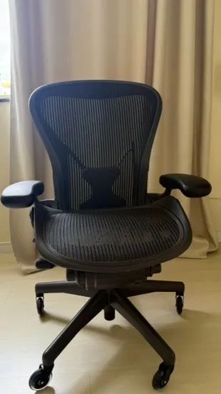 Cadeira Herman Miller Aeron