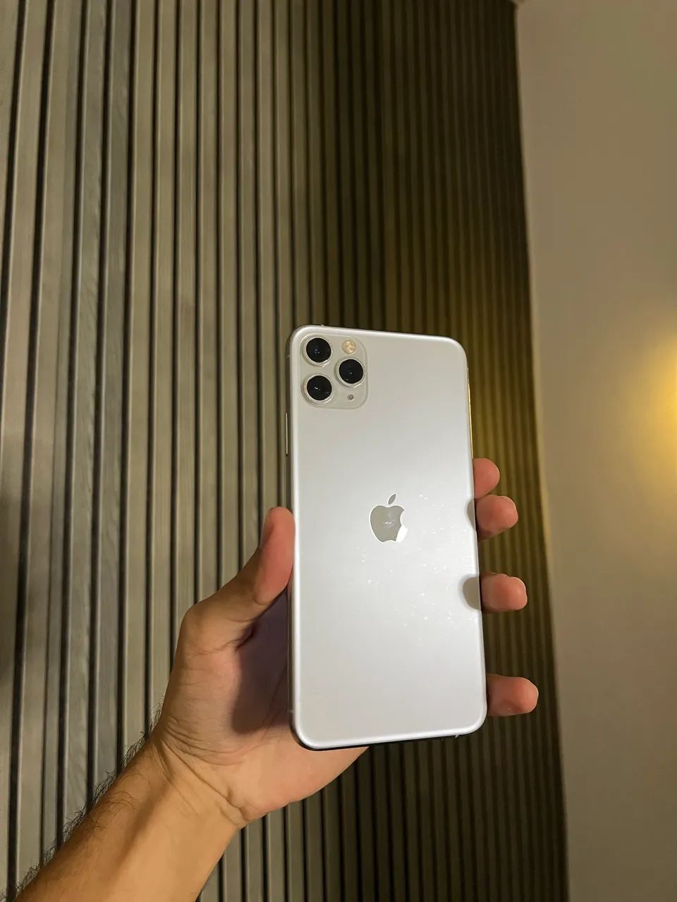 iPhone 11 Pro Max 256gb branco/prata - Foto 4
