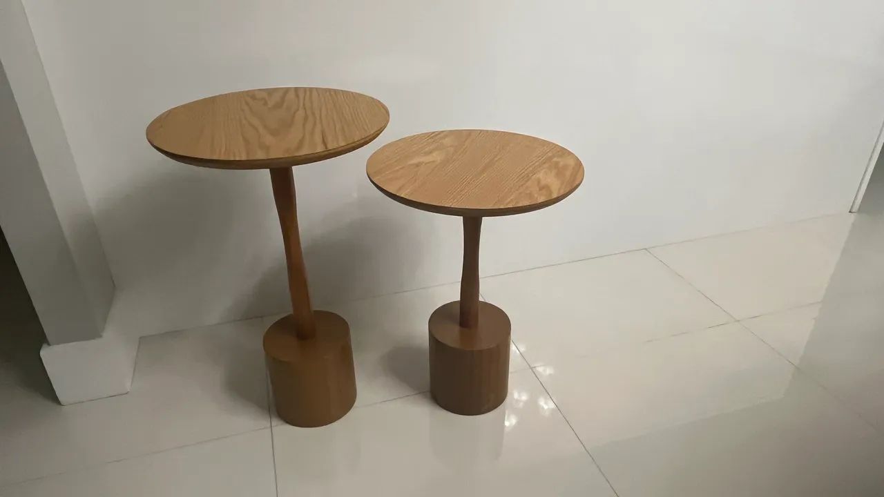 Conjunto de mesinhas de canto - madeira