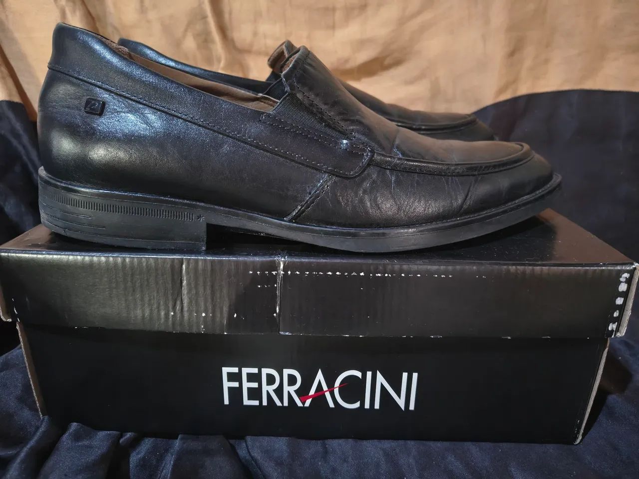 VENDO SAPATO FERRACINI