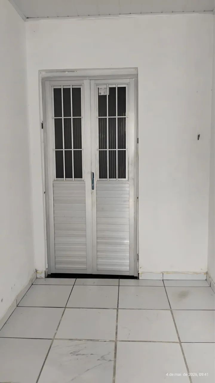 CASA COM DOIS QUARTOS NO VILAGE PRÓXIMO A COMERCIAL ALMEIDA!! 100 MIL - Foto 3