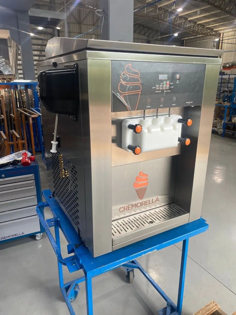 Máquina de sorvete expresso com batedor de milk shake acoplado 