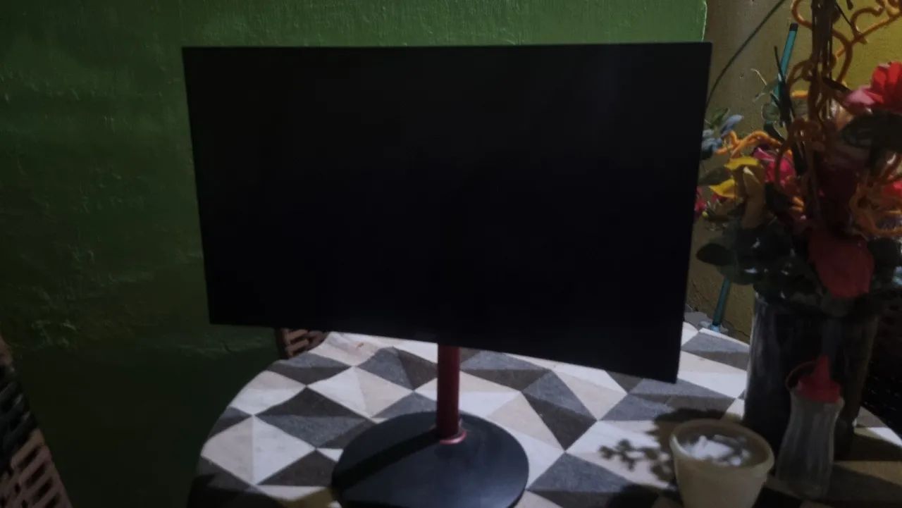 Acer Nitro XZ242Q com display quebrado - Foto 2