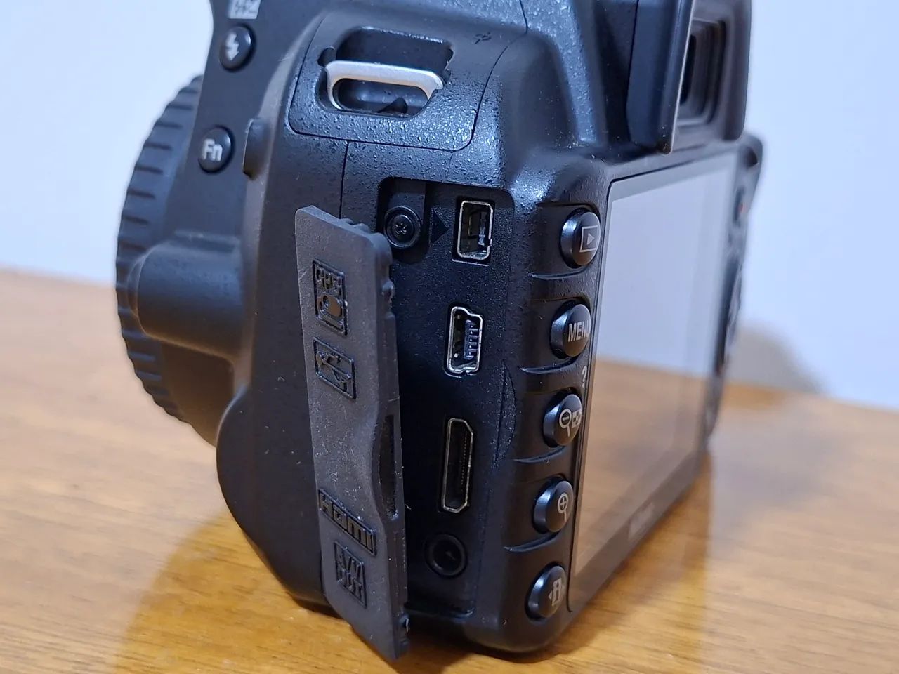 Nikon D3100 + Nikon DX 18-55mm  - Foto 3