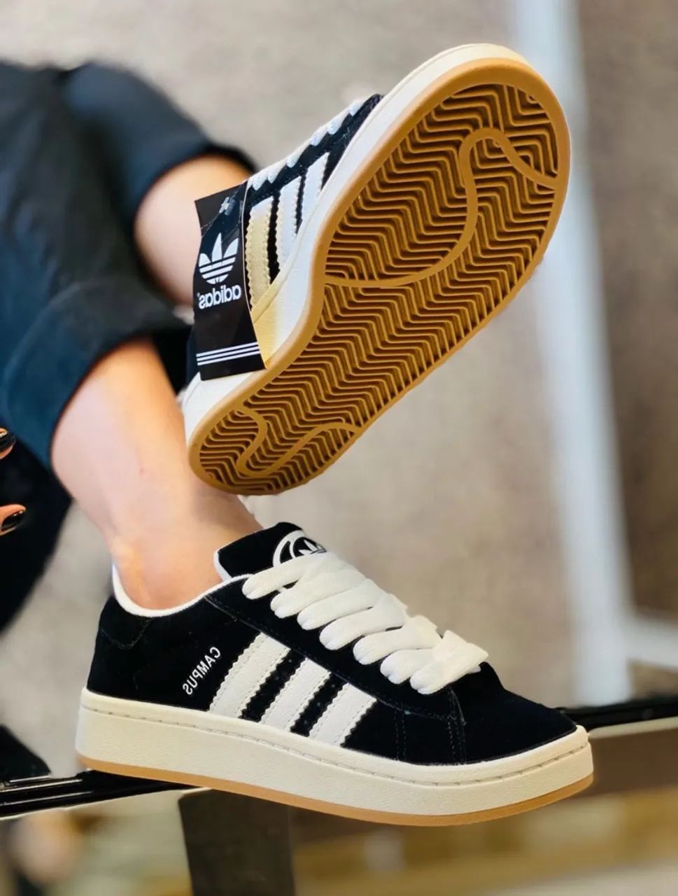 3 pares de tênis por 300$
