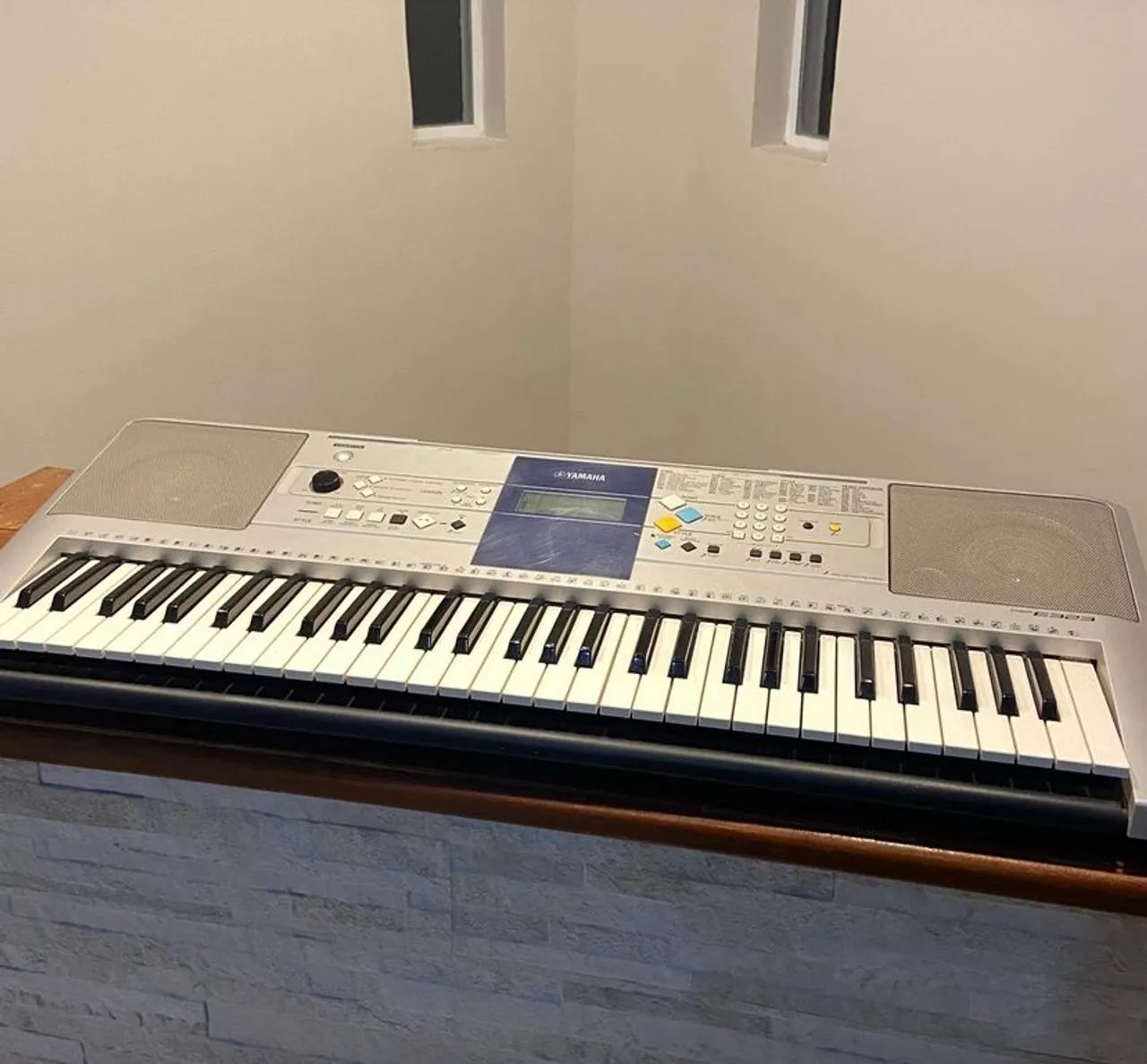teclado yamaha psr -e323