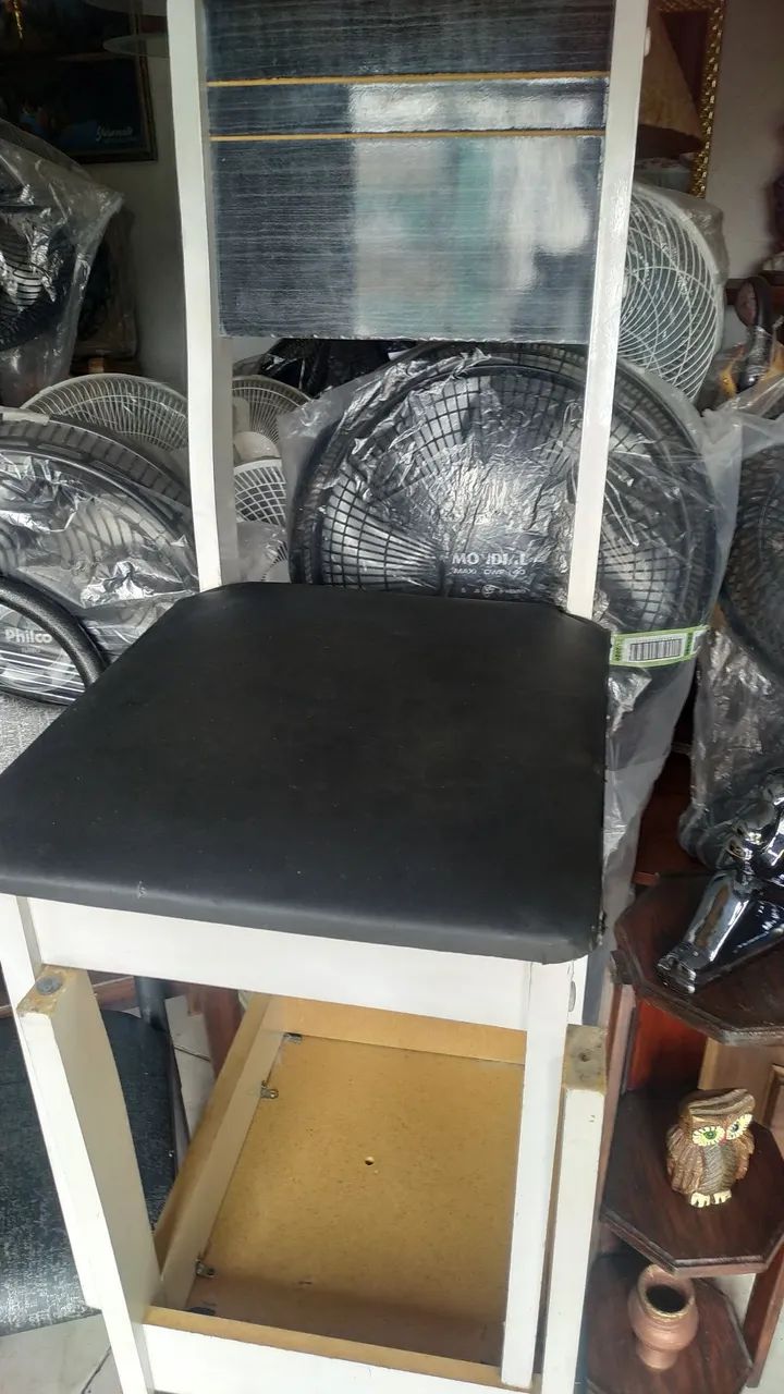 3 cadeiras 60 cada