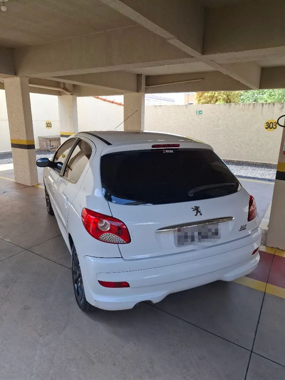 Peugeot 207 XR 1.4 Flex 8V 3P 2013 - Foto 5
