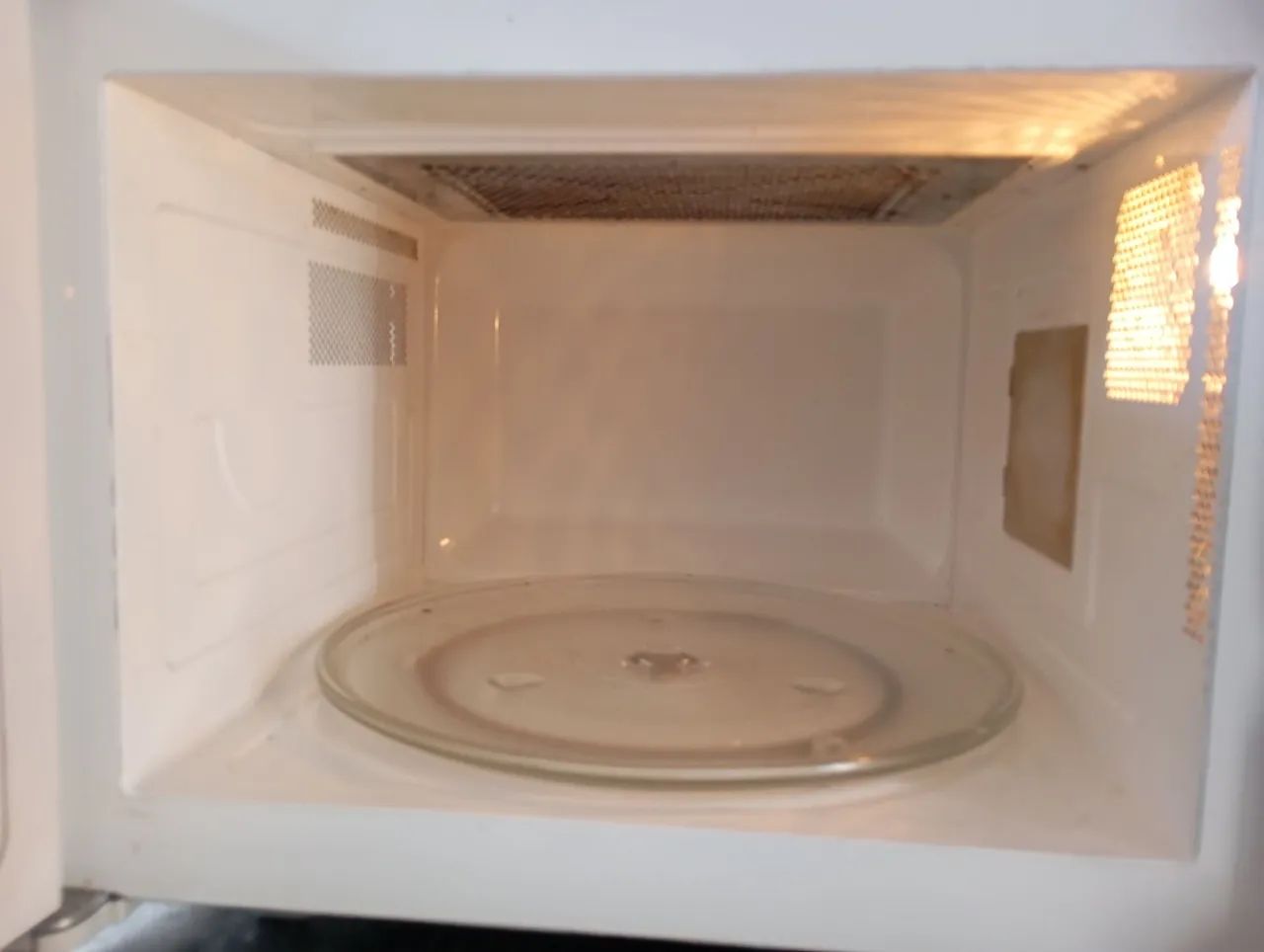 Microondas Electrolux MG41R de 31 litros com Grill. - Foto 2