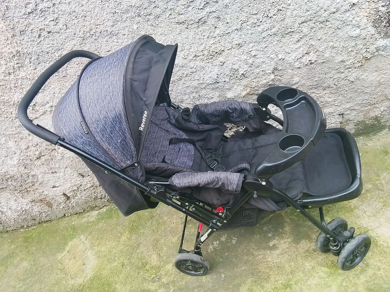 Vendo Carrinho com bebê Comforto  400 reais - Foto 2