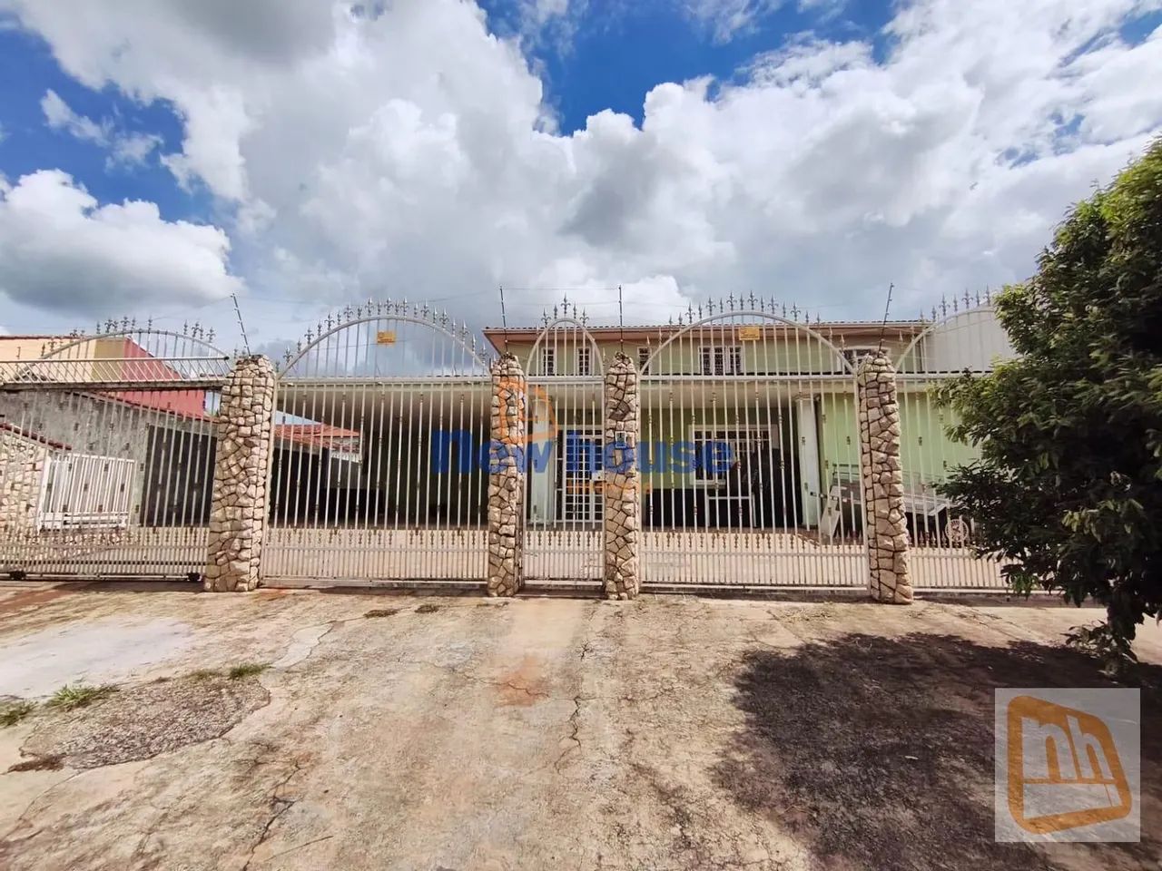 Excelente oportunidade para quem busca espaço, conforto e sofisticação! 7 Quartos: Sendo 4